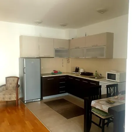 & Sea Apartman Budva